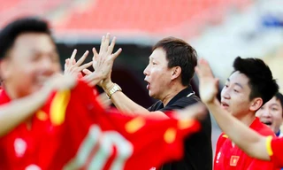 Khi HLV Kim Sang-sik dần thoát khỏi cái bóng của tiền bối Park Hang-seo