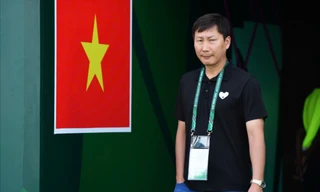 Tiến vào tứ kết, HLV Kim Sang-sik nhắn nhủ 'hãy cùng mơ về một kỳ tích'