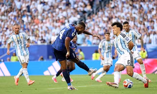 Trực tiếp Argentina vs Cape Verde 1-1 (H2): Không vào!!! Messi lỡ cơ hội cực ngon