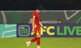 Vì thẻ đỏ, Đình Bắc sẽ lỡ trận Việt Nam gặp Malaysia