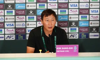 HLV Kim Sang-sik tiết lộ bí quyết làm nên hai bàn thắng trận ra quân