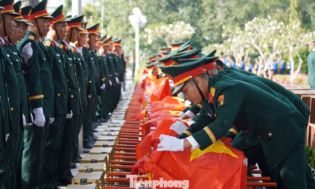 Cần Thơ tổ chức truy điệu và an táng 120 hài cốt liệt sĩ