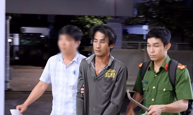Bắt đối tượng khống chế cô ruột cướp nhiều vàng, tiền
