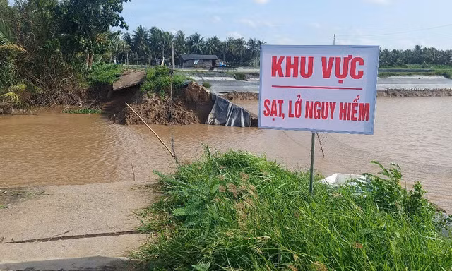 Sạt lở diễn biến phức tạp