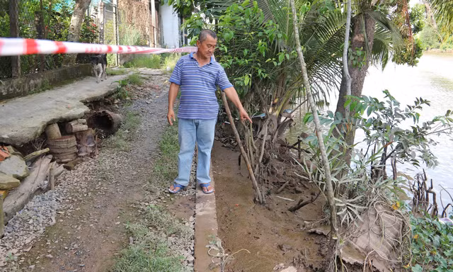 Dự án kè chống sạt lở sông Trà Nóc tại Cần Thơ trị giá hơn 1.300 tỷ đồng, nhằm bảo vệ dân cư và đảm bảo an toàn giao thông trong giai đoạn 2026-2028.