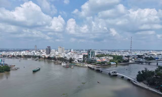 Giai đoạn 2026-2030, Cần Thơ đặt mục tiêu giảm phát thải khí nhà kính ít nhất 9%, thúc đẩy kinh tế xanh, xử lý chất thải và chủ động ứng phó biến đổi khí hậu.