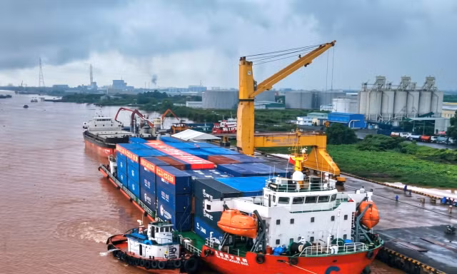 Chuyến tàu đầu tiên từ Nam Ninh đến Cần Thơ mở ra tuyến vận tải quốc tế sông biển, thúc đẩy giao thương, nâng cao năng lực logistics khu vực ĐBSCL.
