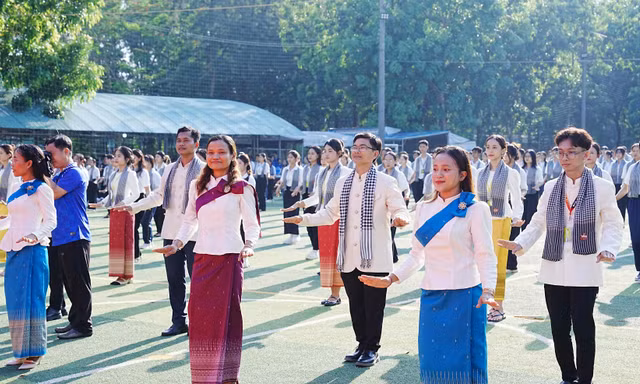 Đồng diễn múa Khmer của hơn 1.000 sinh viên Đại học Trà Vinh xác lập kỷ lục