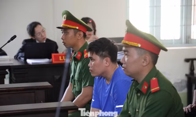 Phiên tòa xét xử Nguyễn Văn Bảo Trung liên quan vụ tai nạn khiến nữ sinh tử vong, xảy ra ngày 4/9/2024 tại Vĩnh Long...