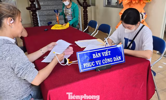 Lãnh đạo TP Cần Thơ yêu cầu chấn chỉnh kỷ luật hành chính, xử lý nghiêm cán bộ nhũng nhiễu và không tự ý thêm thủ tục, gây khó cho người dân, doanh nghiệp.