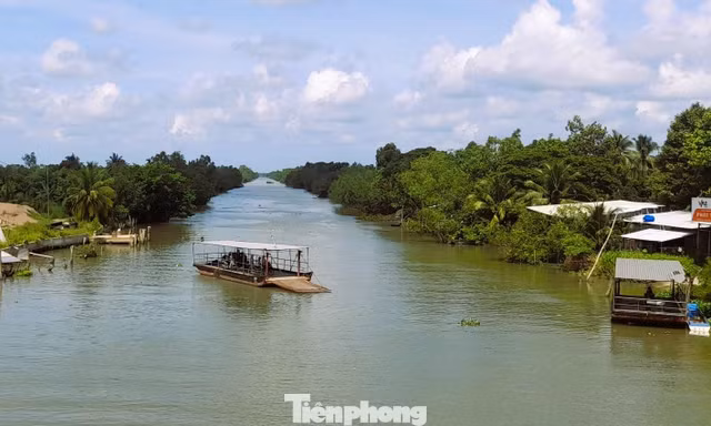 Sau vụ lật phà tự chế khiến 2 học sinh tử vong ở Vị Tân, Cần Thơ yêu cầu rà soát phương tiện thủy, kiểm tra an toàn và tăng cường tuần tra, xử lý vi phạm.