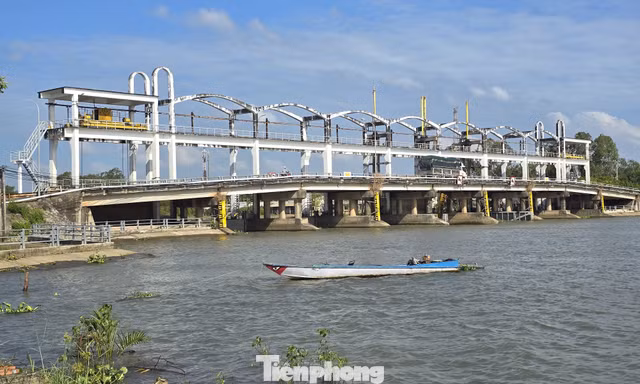 Dự báo mùa khô 2026-2027 sẽ có lượng mưa thấp, xâm nhập mặn cao, các địa phương cần chủ động xả lũ, trữ nước và vận hành hệ thống hợp lý để đối phó.
