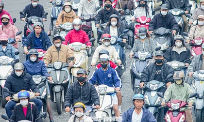 Một số tuyến phố Hà Nội kẹt cứng ngày đầu trở lại làm việc sau Tết