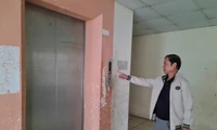 Dân bất an vì thang máy chung cư đến hạn kiểm định nhưng không được sửa chữa