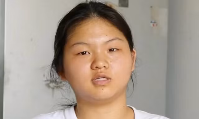Câu chuyện xúc động của nữ sinh Trung Quốc mồ côi khi vừa đỗ đại học