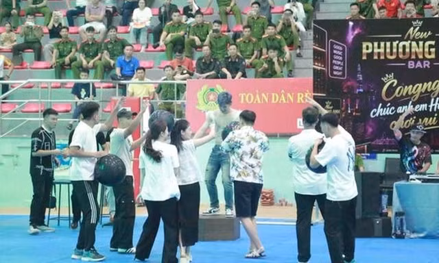 Chiến sĩ Công an Hà Nội hóa thân thành vũ công ở hội thao gây sốt
