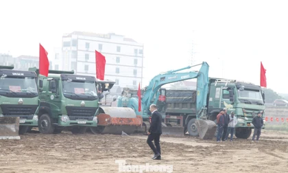 Phó Thủ tướng Chính phủ Phạm Thị Thanh Trà (bên phải) dự khởi công Dự án Khu công nghiệp Quế Võ II - Giai đoạn 2.