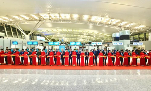 Khánh thành ga T2 Nội Bài mở rộng, chuyến bay đầu tiên cất cánh đi Long Thành 