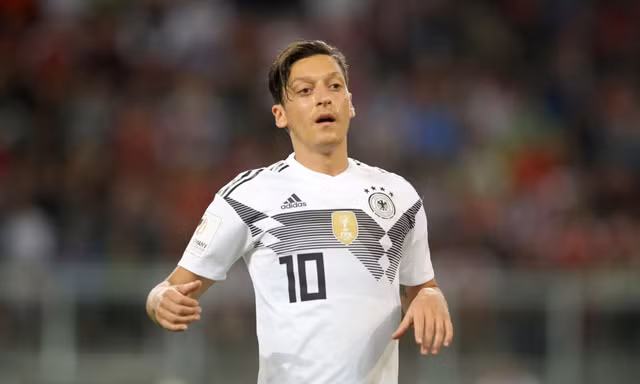 NÓNG: Ozil giã từ sự nghiệp quốc tế