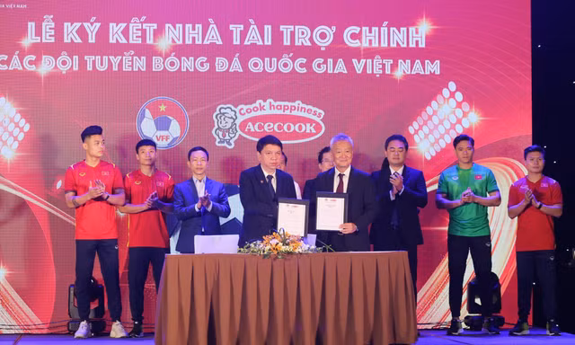 Bóng đá Việt Nam được 'tiếp sức' trước thềm SEA Games 31
