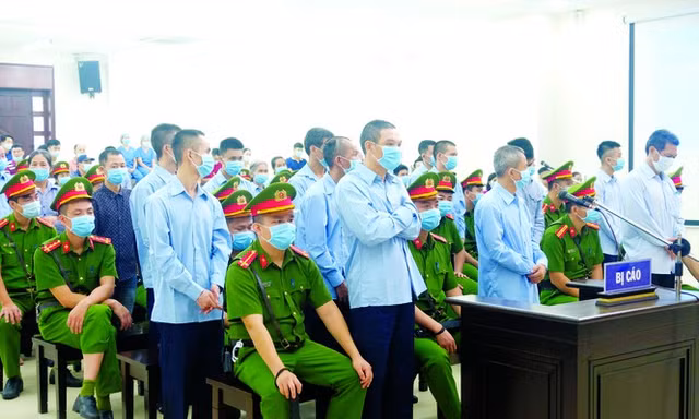 Các bị cáo tại tòa.