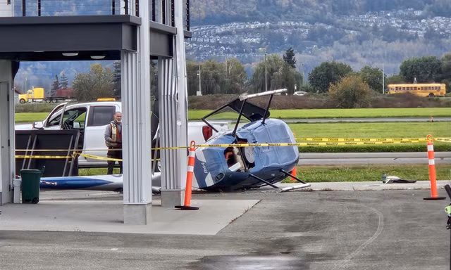 Trực thăng biến dạng vì đâm va ở sân bay Chilliwack