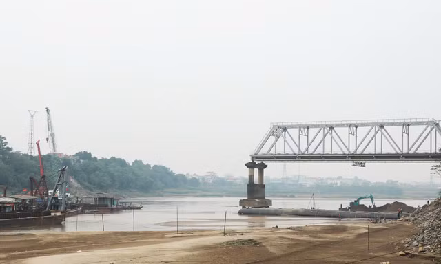 Bộ trưởng Giao thông phát lệnh xây dựng cầu Phong Châu mới 