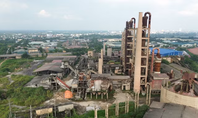 Cảnh xuống cấp của Nhà máy xi măng Hữu Nghị sau tuyên bố phá sản