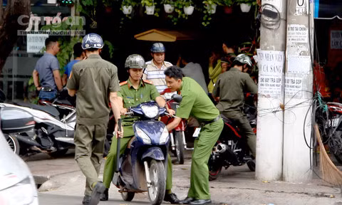 Quán cà phê xảy ra vụ việc