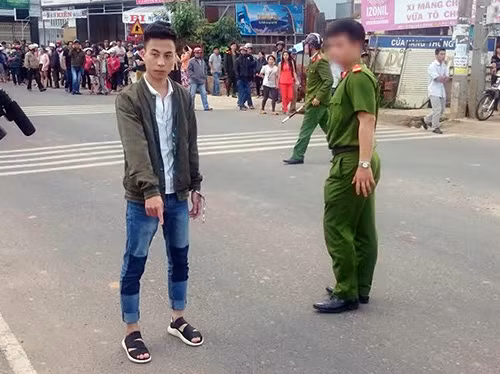 Công an dựng lại vụ truy sát giữa phố Đà Lạt. Ảnh: Khánh Hương