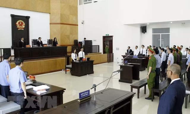 Toàn cảnh phiên xét xử phúc thẩm bị cáo Đinh La Thăng