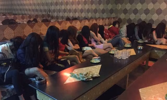 Truy tố đường dây 'chăn dắt' tiếp viên karaoke đi bán dâm