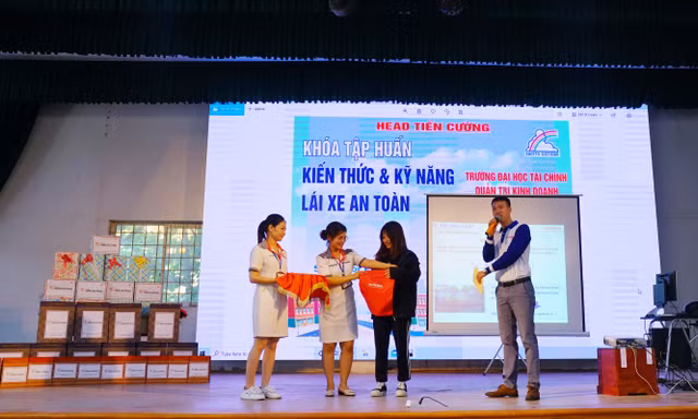HEAD Tiến Cường: Chương trình Tập huấn kiến thức và Kỹ năng lái xe an toàn