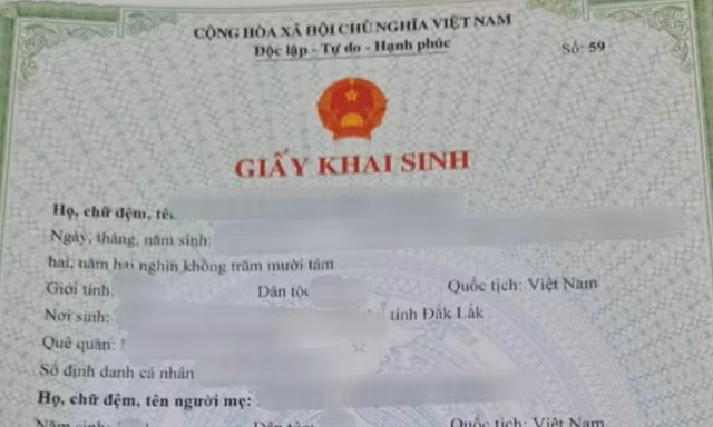 Hy hữu: Khởi kiện do... con trai với chồng cũ không cùng huyết thống