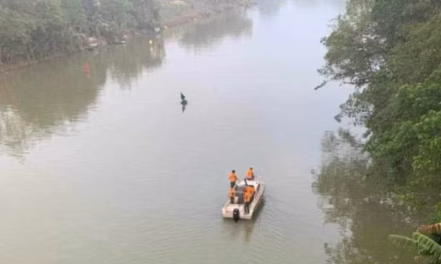 Hai nữ sinh lớp 8 nhảy cầu, tử vong