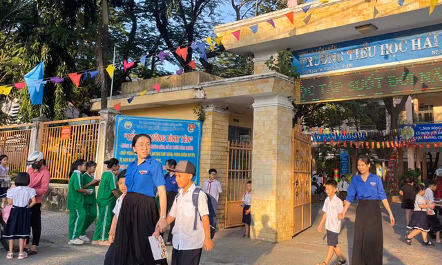 Tuổi trẻ Đà Nẵng chung tay giữ 'Cổng trường bình yên'
