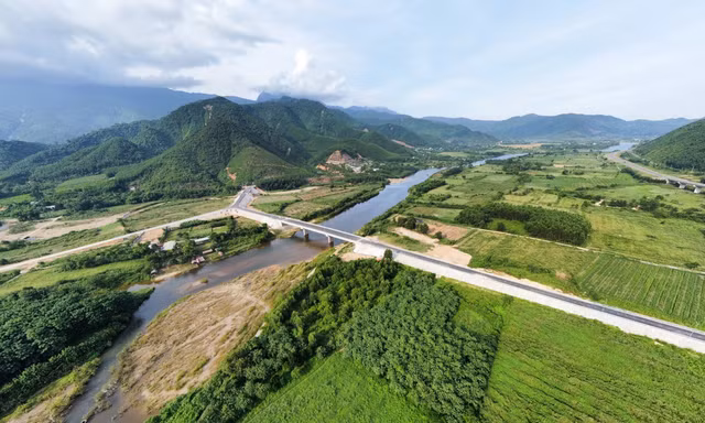 Đà Nẵng thông xe tuyến đường trăm tỷ, giúp dân xóa cảnh bị cô lập mùa mưa lũ