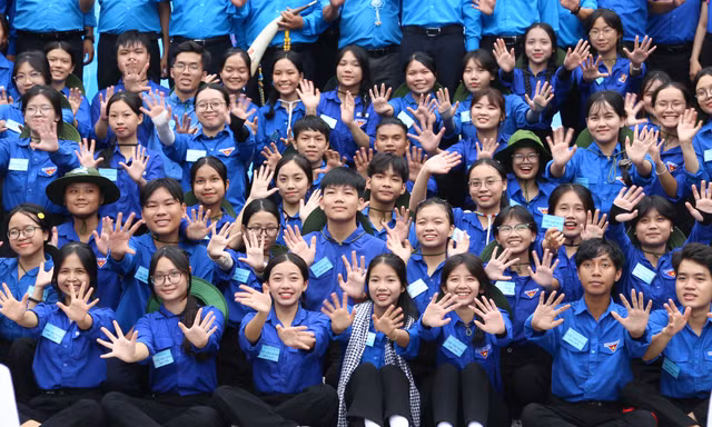 Xem thanh niên tranh tài hùng biện, phản biện, kỹ năng sinh tồn...