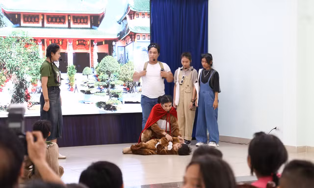 Học sinh Đà Nẵng gọi 'Voọc ơi, khỉ ơi'