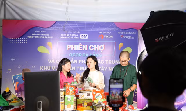 'Cứu cánh' tiểu thương chợ truyền thống Đà Nẵng 