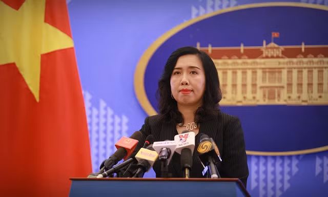 Phản ứng của Việt Nam trước việc tàu TQ áp sát tàu Mỹ ở biển Đông