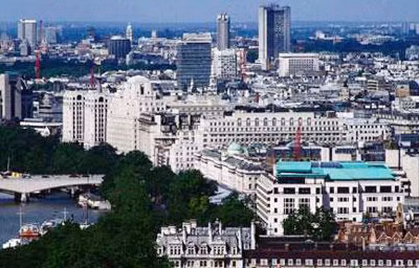 London tràn ngập người châu Á
