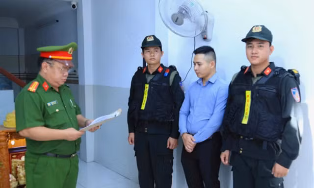 Đồng Nai bắt quả tang cơ sở sản xuất hàng trăm tấn phân giả 
