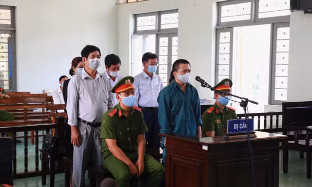  Tham ô tiền tỷ, nguyên trưởng phòng tài chính bệnh viện lĩnh 20 năm tù