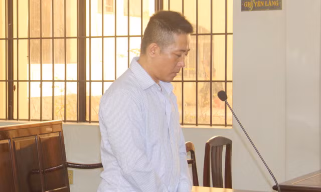 18 năm tù cho cựu trung uý cảnh sát giao thông bắn chết người
