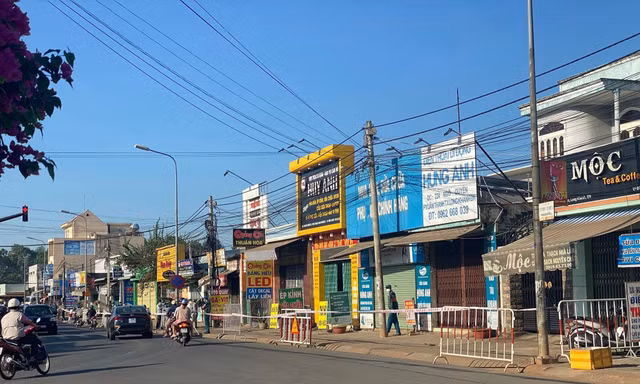 Đồng Nai: Phong tỏa nhiều tuyến đường, cơ sở liên quan đến bệnh nhân COVID-19