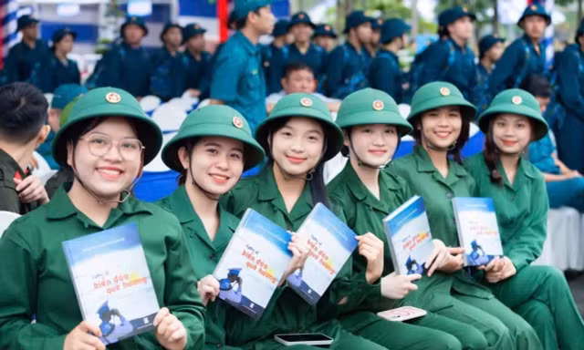 Tuổi trẻ Bình Định, Đồng Nai, Long An nô nức ngày hội tòng quân
