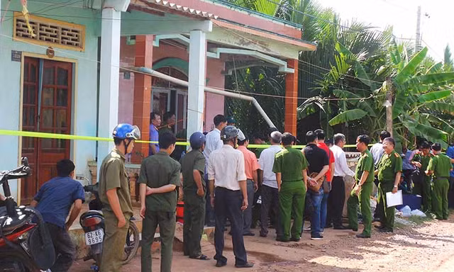  Chồng đâm vợ tử vong rồi tự tử