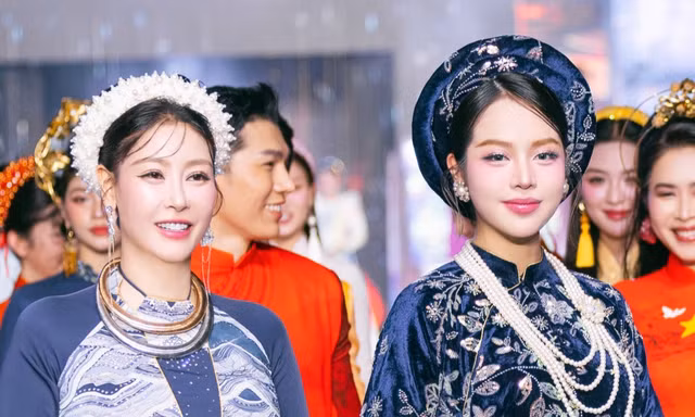 Hoa hậu Hà Kiều Anh, Thanh Thủy trình diễn áo dài