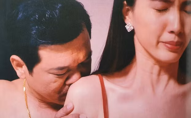 Lo ngại khi phim Việt phải dán cảnh báo 'bạo lực, tình dục, khỏa thân'